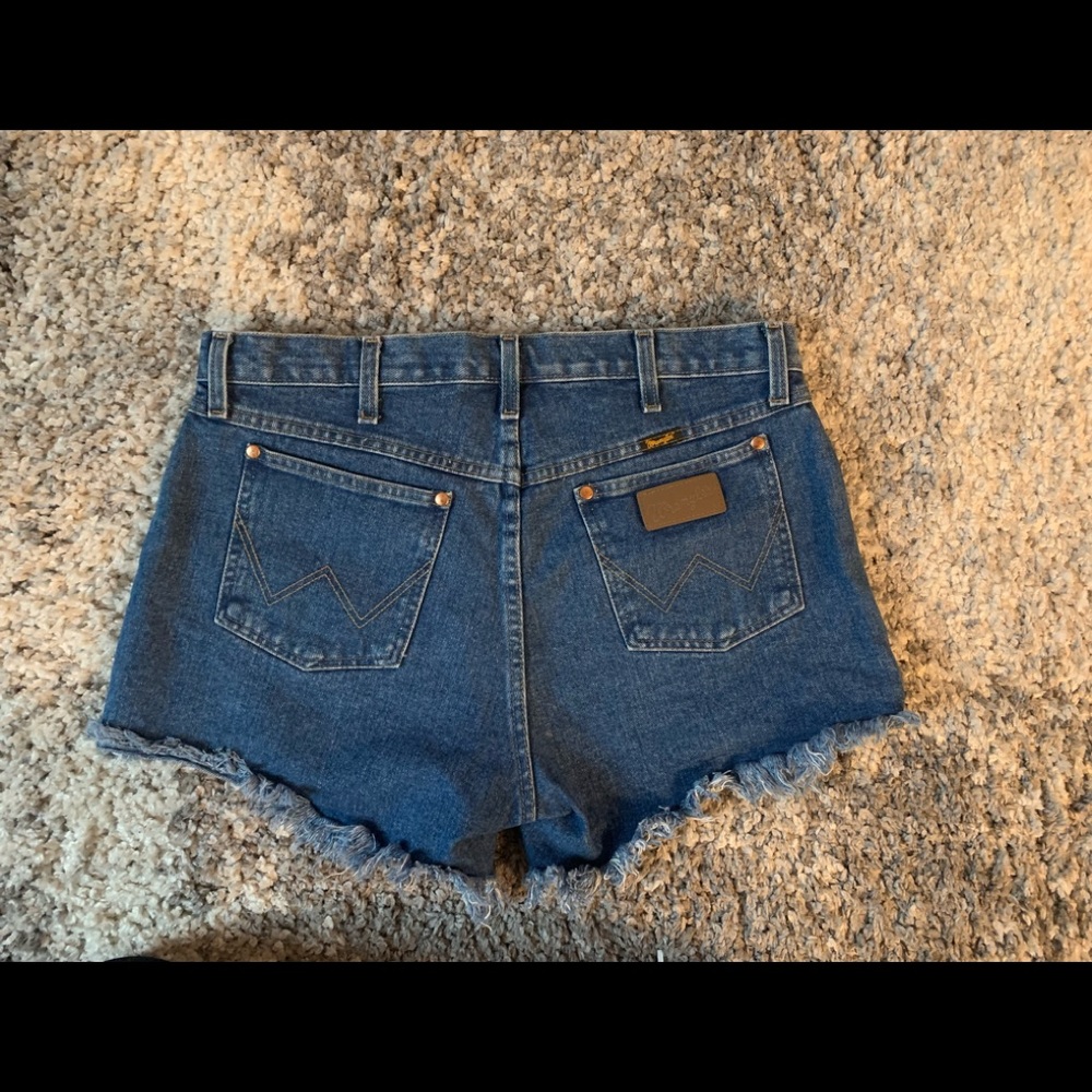 Wrangler Cut Off Shorts - Picture 4 of 7